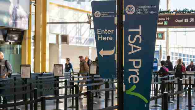 TSA Screens New Pandemic Record Number of Travelers Following Christmas